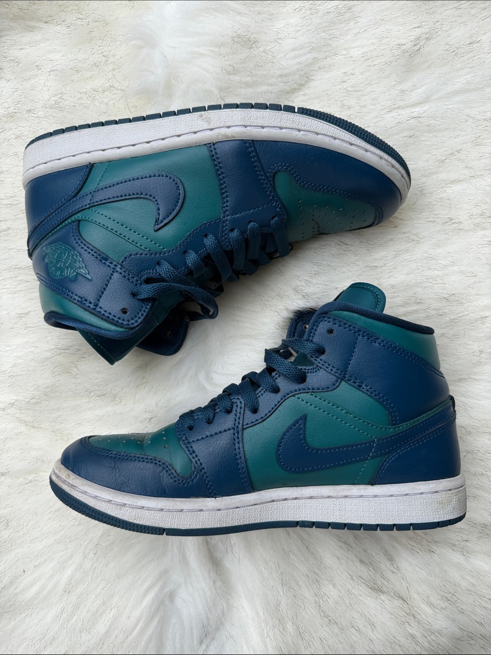 Nike Air Jordan High-Top Sneakers in Blue and Teal